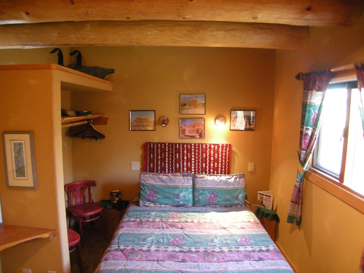 Bighorn Ridge Guesthouse Okanagan Falls Exterior photo